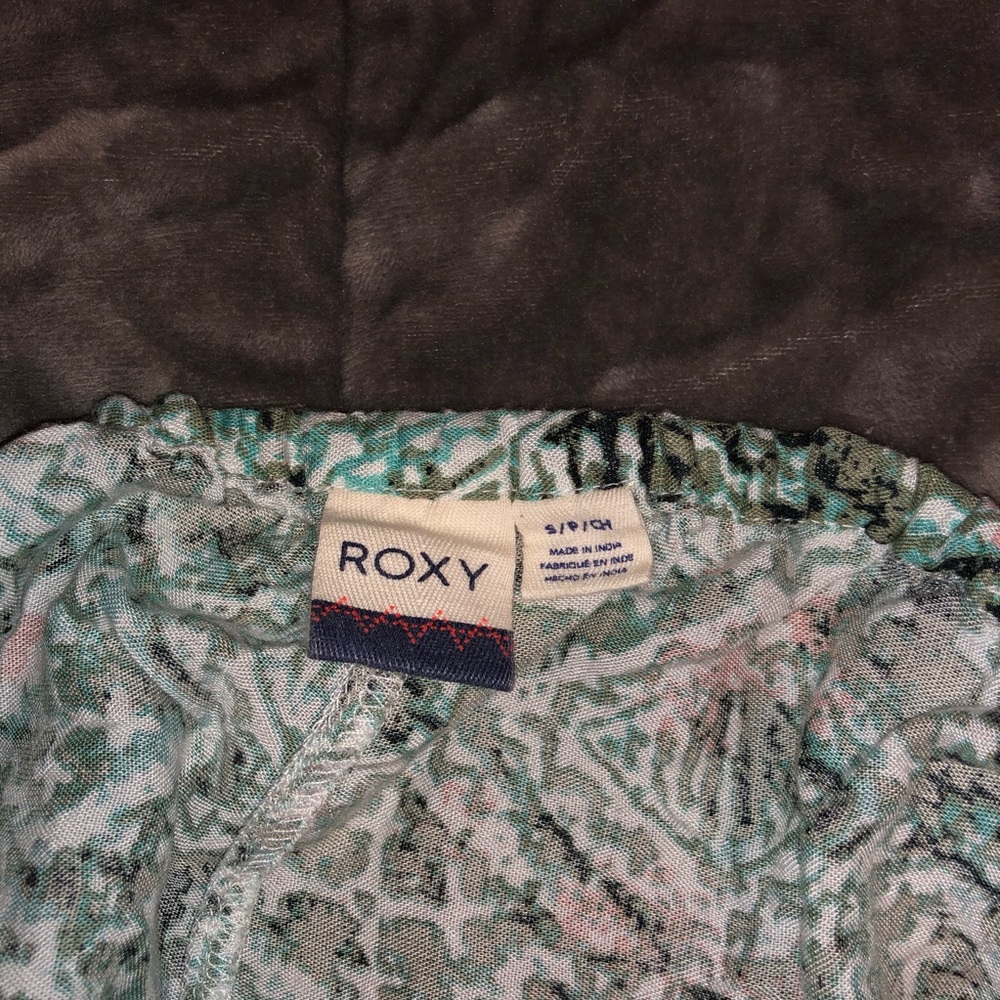 Flowy patterned Roxy shorts - Picture 2 of 3